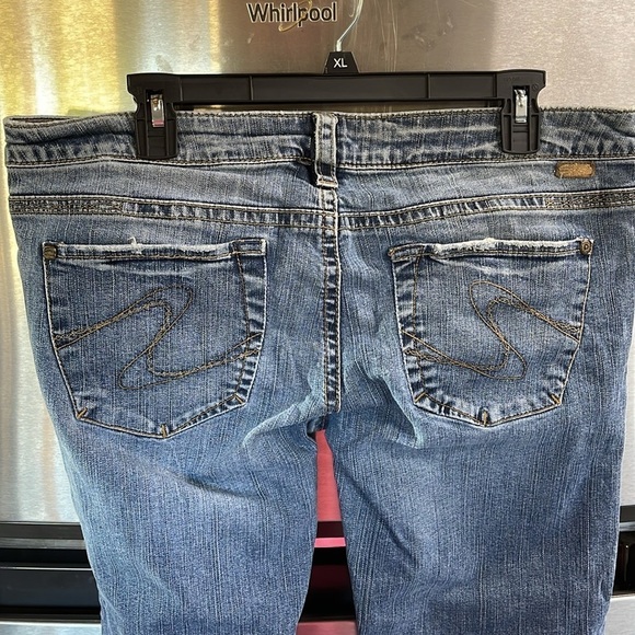 Silver Jeans Co Santorini medium Wash boot cut slight distressed women’s 32. - Picture 7 of 12